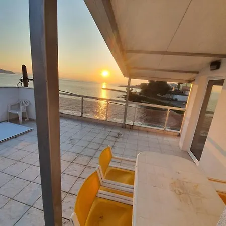 Sunset_apartments Only 15 Meters From The Sea Appart hôtel Neos Marmaras